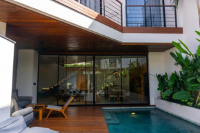 Lux Seis 2BR Canggu - work room and security 24 h